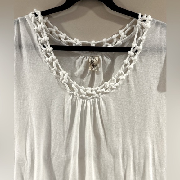 White Short Sleeve Blouse with Braided Neckline - Picture 2 of 4